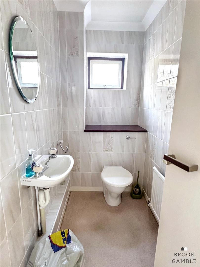 3 Bedroom House. Old Mansion Close in Eastbourne, East Sussex 15
